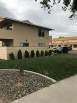 1806 W 21st Ave, Unit A in Kennewick, WA - Building Photo