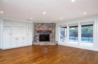 5415 3 Oaks Cir in Houston, TX - Building Photo - Building Photo