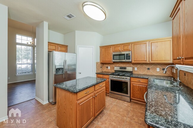 32003 Ashton Ln in Pinehurst, TX - Building Photo - Building Photo