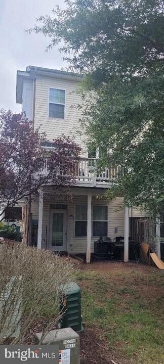 20401 Trails End Terrace in Belmont, VA - Building Photo