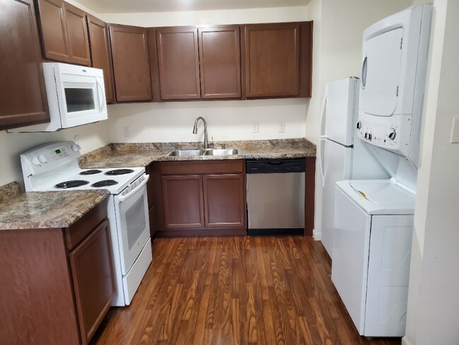 property at 1025 Oak St
