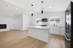 6411 Gary Ct in San Diego, CA - Building Photo