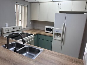 3605 SW 17th St in Miami, FL - Building Photo - Building Photo