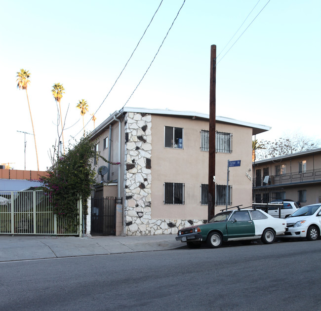 1615 Morton Ave in Los Angeles, CA - Foto de edificio - Building Photo