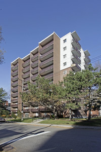 15 Elizabeth St N in Mississauga, ON - Building Photo - Building Photo