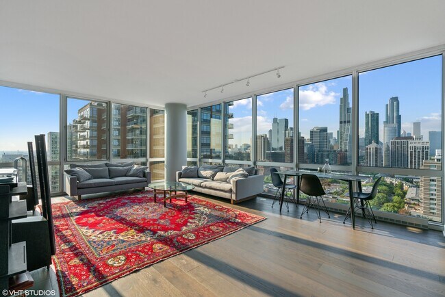 property at 1629 S Prairie Ave