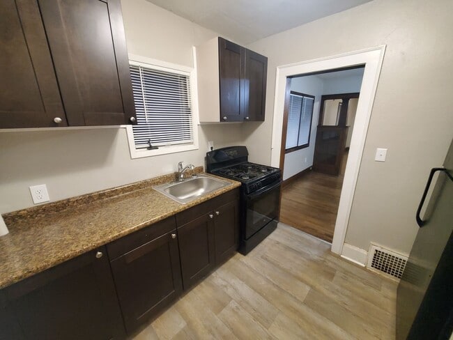 2726 Des Moines St in Des Moines, IA - Building Photo - Building Photo