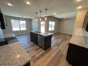 712 Glenwood Ave in Republic, MO - Building Photo - Building Photo