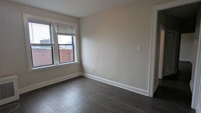 680 John F. Kennedy Blvd in Bayonne, NJ - Foto de edificio - Building Photo