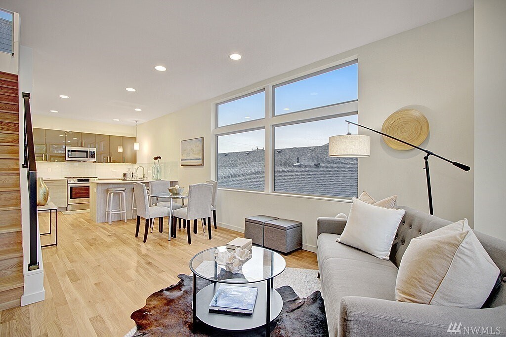 4128 36th Ave SW, Unit A in Seattle, WA - Foto de edificio