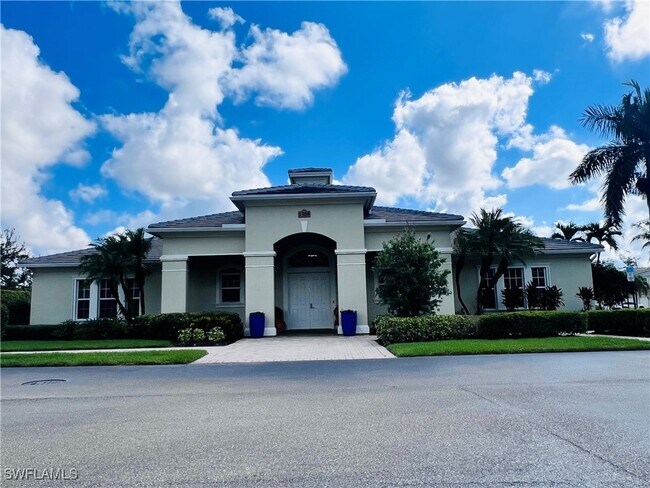 1435 Mariposa Cir in Naples, FL - Building Photo - Building Photo