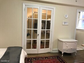 329 S 42nd St in Philadelphia, PA - Building Photo - Building Photo