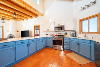 6 Fonda Way in Santa Fe, NM - Building Photo - Building Photo