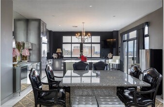 401 W Watson St in Fayetteville, AR - Building Photo - Building Photo