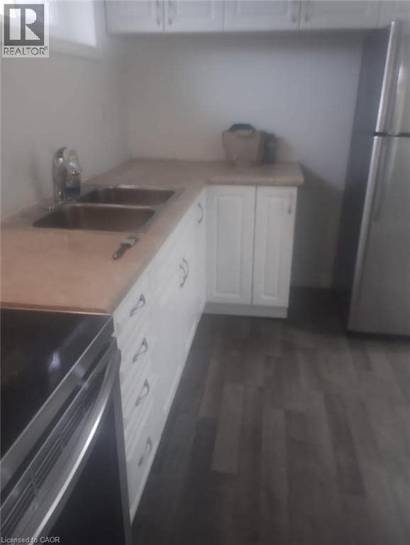 116 Golden Blvd E in Welland, ON - Building Photo - Building Photo