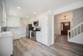 7407 E Long Cir in Centennial, CO - Building Photo - Building Photo