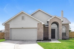 828 Tiffany in Seagoville, TX - Building Photo