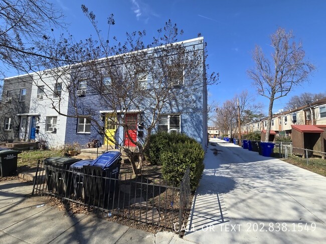 109 O St SW in Washington, DC - Building Photo - Building Photo