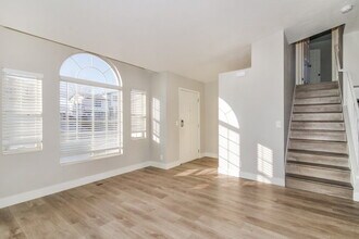 6125 S 6105 W in Kearns, UT - Foto de edificio - Building Photo