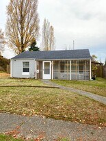 1902 S 17th St in Tacoma, WA - Building Photo