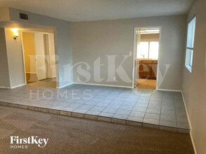 4546 E Arapahoe St in Phoenix, AZ - Foto de edificio - Building Photo