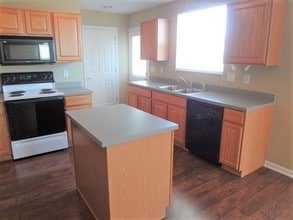 12295 Slate Dr in Fishers, IN - Foto de edificio - Building Photo