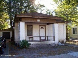 666 Basswood St in Jacksonville, FL - Building Photo