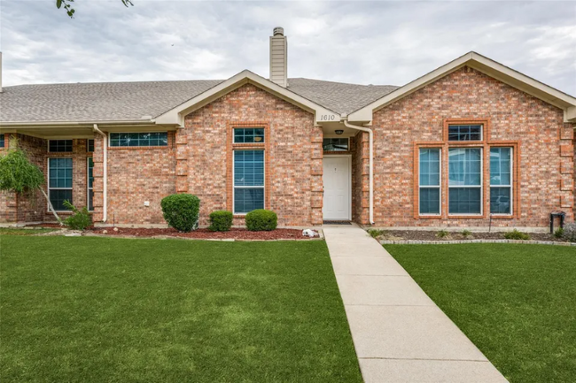 property at 1610 Poinsettia Blvd