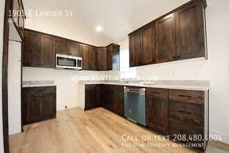 1905 E Lander St in Pocatello, ID - Foto de edificio - Building Photo