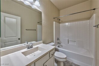 837 Bogey Fairway Ct in Las Vegas, NV - Building Photo - Building Photo