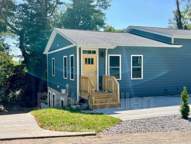 10 Deaver Park Cir in Asheville, NC - Building Photo - Building Photo