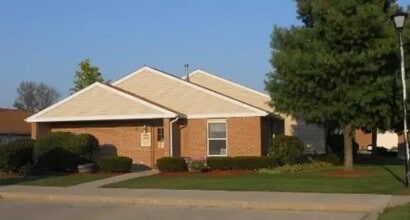 980 Meadow Ln in Kenton, OH - Building Photo - Building Photo