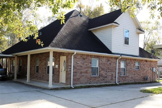 194 Davis St in Humble, TX - Building Photo - Building Photo