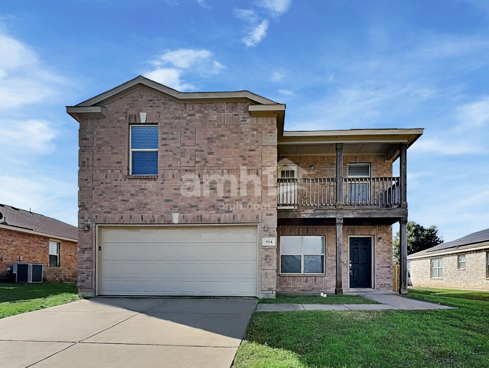 904 Sunrise Ln in Hutchins, TX - Building Photo