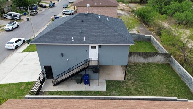 214 Allen Dr in Laredo, TX - Building Photo - Building Photo
