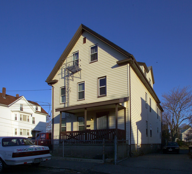 25 Myrtle St in Taunton, MA - Building Photo - Building Photo