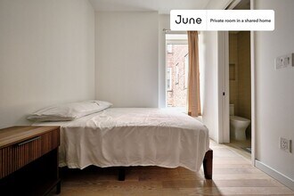 Room in Shared 4 bed/4 bath home in Brooklyn, NY - Building Photo - Building Photo