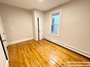 1574 Tremont St, Unit 3 in Boston, MA - Building Photo - Building Photo