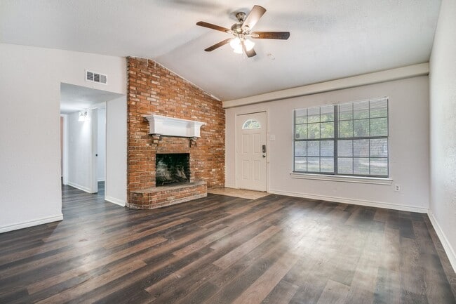 818 Quinette Dr in Seagoville, TX - Building Photo - Building Photo