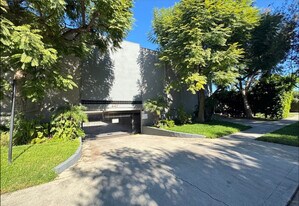 447 W Elk Ave in Glendale, CA - Building Photo