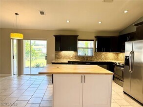 9155 Aster Rd in Ft. Myers, FL - Building Photo - Building Photo