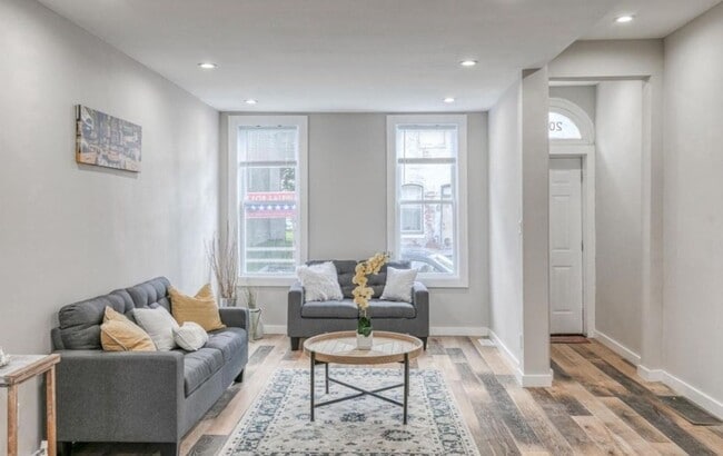 2021 W Oxford St in Philadelphia, PA - Building Photo - Building Photo