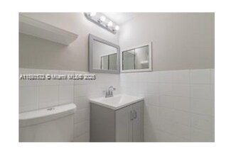 4200 NW 3rd Ct, Unit 330 in Plantation, FL - Foto de edificio - Building Photo