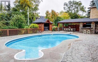 22 Finchley Rd in Toronto, ON - Building Photo - Building Photo