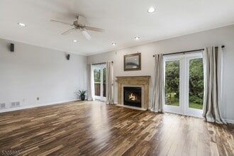 5 Hidden Pond Ct, Unit 2632-305 in Raritan, NJ - Building Photo - Building Photo