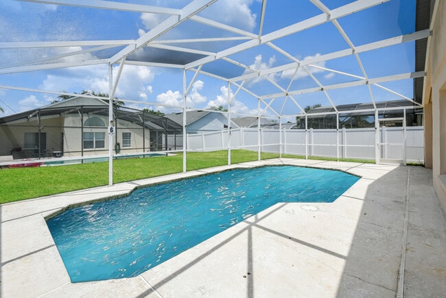 558 Saddle Ridge Dr in Davenport, FL - Building Photo - Building Photo
