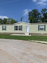 104 Bristol St in Oak Grove, KY - Building Photo