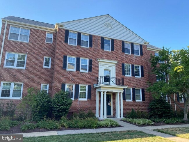 property at 6731 W Wakefield Dr