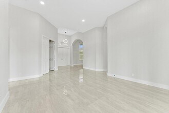 20094 W Key Dr in Boca Raton, FL - Foto de edificio - Building Photo