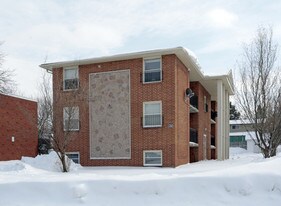 53 Brybeck Cres in Kitchener, ON - Building Photo